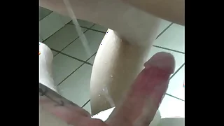 yeah b., pee on me